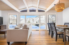 Shadow Mountain Unit 12, Spacious Ski-In, Ski-Out Townhouse with Great Views & Gas Fireplace